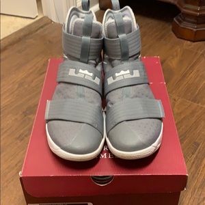 Nike LeBron Soldier 10